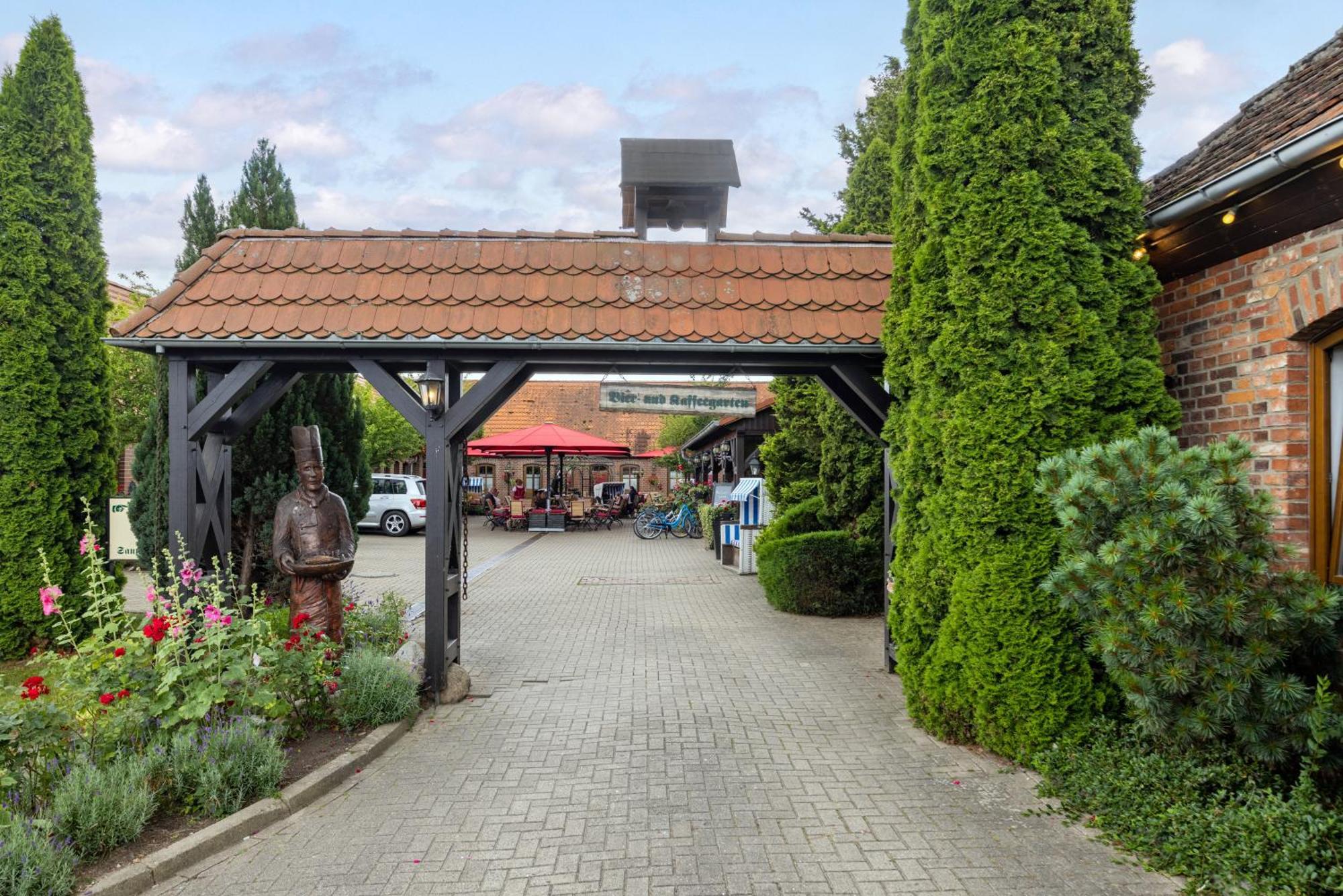 Landhotel Zur Schmiede Goehren-Lebbin Ngoại thất bức ảnh
