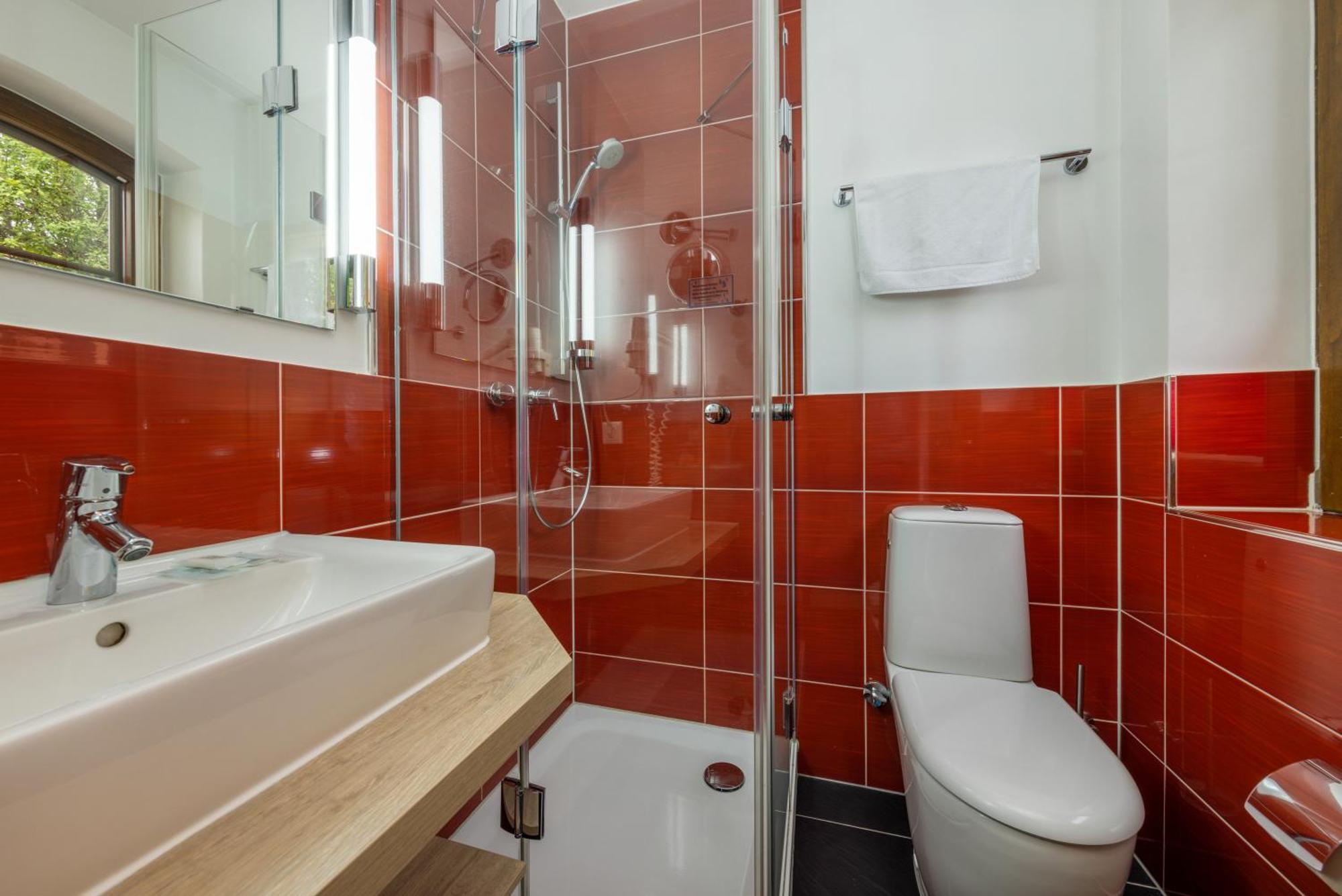 Landhotel Zur Schmiede Goehren-Lebbin Ngoại thất bức ảnh