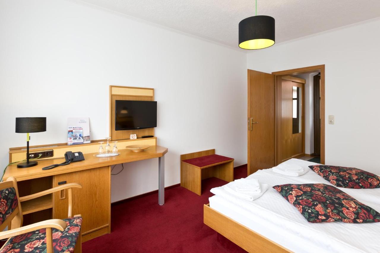 Landhotel Zur Schmiede Goehren-Lebbin Ngoại thất bức ảnh