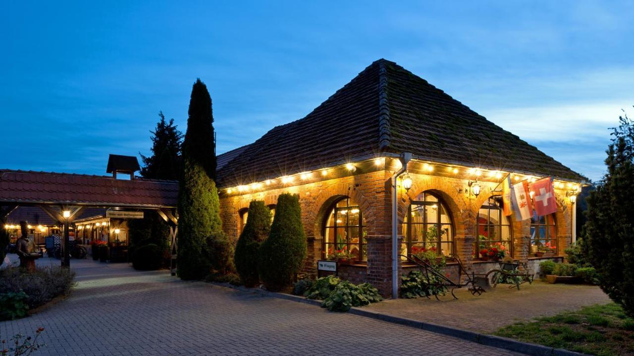 Landhotel Zur Schmiede Goehren-Lebbin Ngoại thất bức ảnh