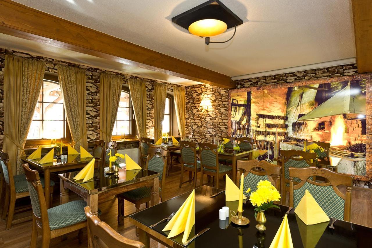 Landhotel Zur Schmiede Goehren-Lebbin Ngoại thất bức ảnh